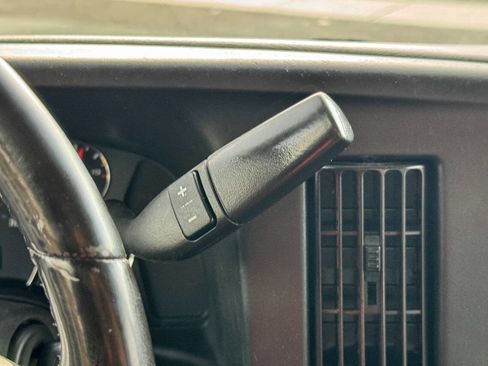 Used 2018 Chevrolet Express 2500 w/ Driver Convenience Package image 31