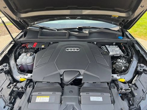 Used 2025 Audi Q7 3.0T Premium Plus AWD/4WD image 10