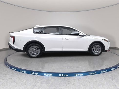 Used 2025 Kia K4 LX image 5