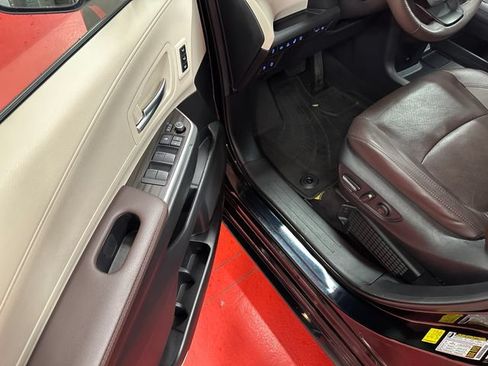 Certified 2023 Toyota Sienna Platinum AWD/4WD image 9