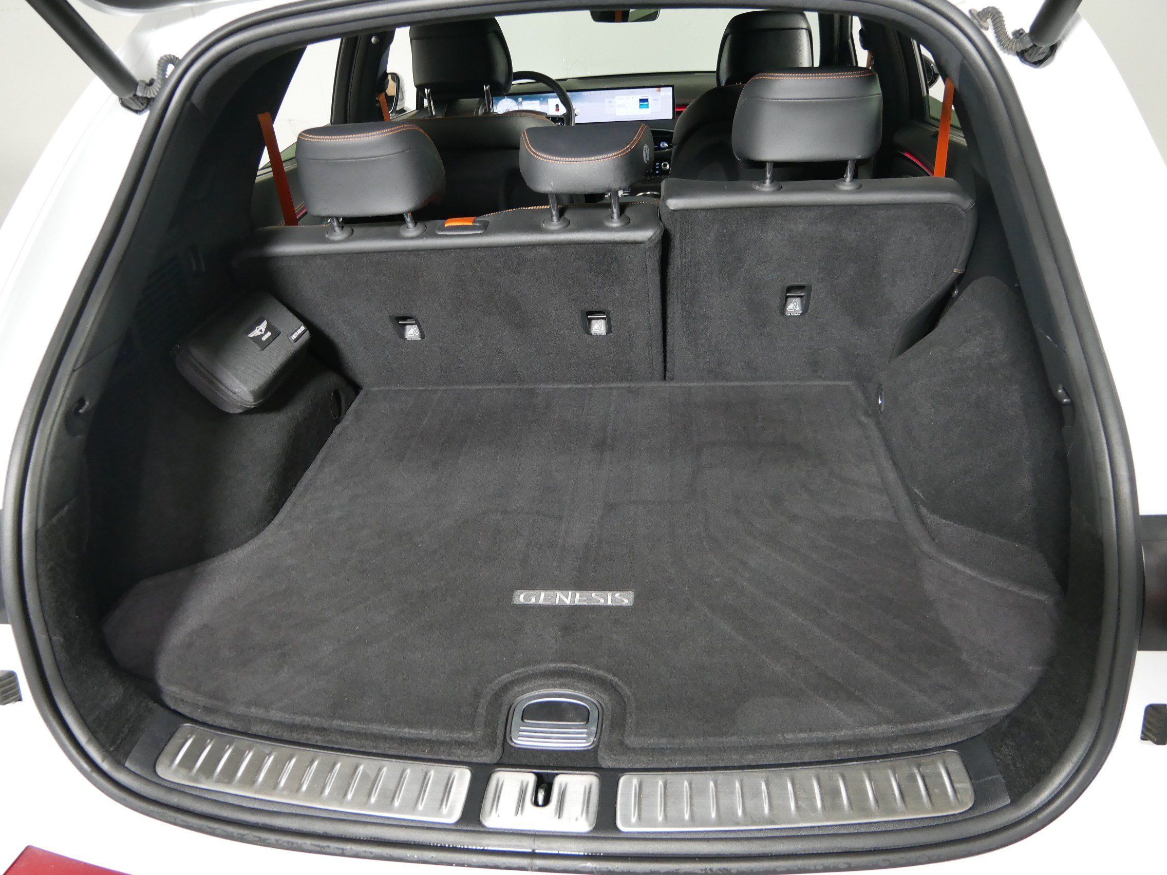 Certified 2026 Genesis GV70 3.5T Sport Prestige AWD/4WD image 18
