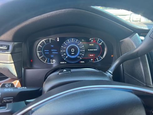 Used 2020 Cadillac Escalade ESV Premium Luxury RWD image 4