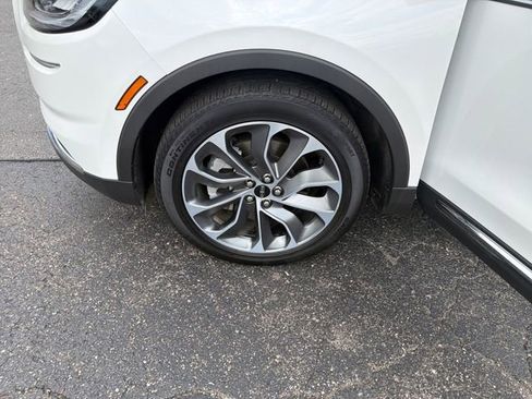 Certified 2022 Lincoln Nautilus Reserve AWD/4WD image 32