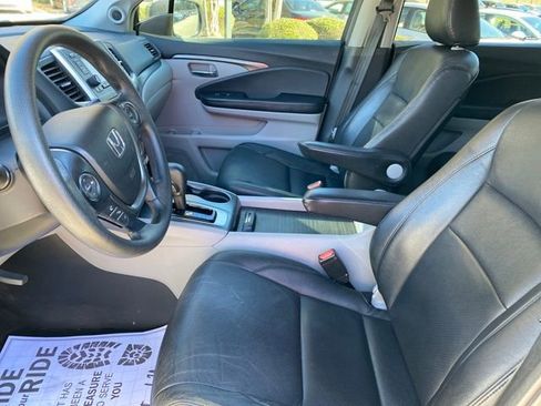 Used 2017 Honda Pilot LX image 12