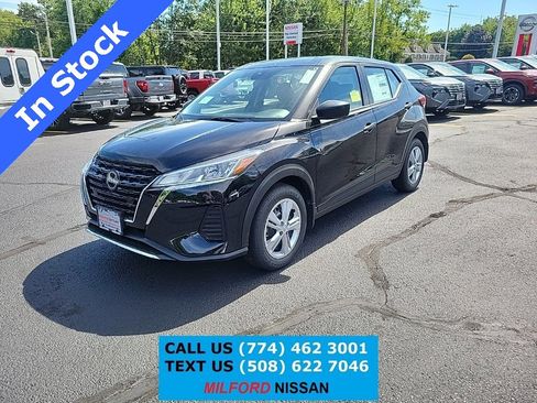 New 2025 Nissan Kicks Play S image 1