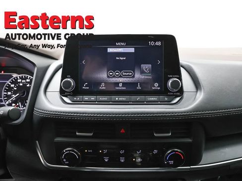 Used 2023 Nissan Rogue S AWD/4WD image 12