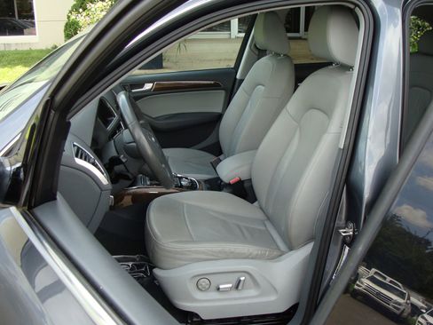 Used 2017 Audi Q5 2.0T Premium w/ Audi MMI Navigation Plus image 21