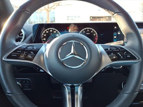 Certified 2025 Mercedes-Benz GLA 250 4MATIC image 22