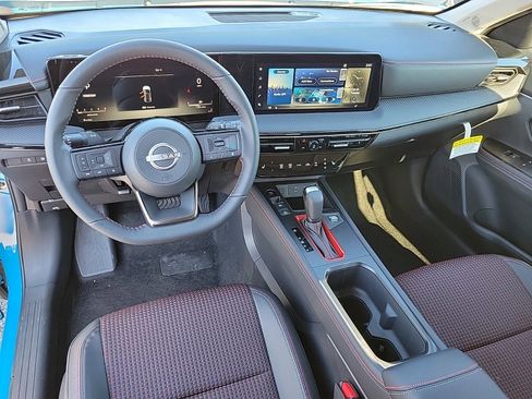 New 2025 Nissan Kicks SR w/ SR Premium Package FWD image 19