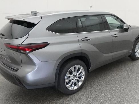 New 2026 Toyota Highlander Limited AWD/4WD image 9