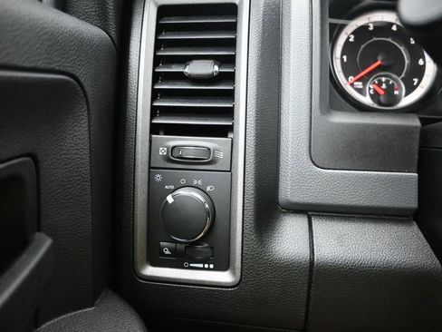 Used 2018 RAM 2500 Tradesman w/ Chrome Appearance Group image 17