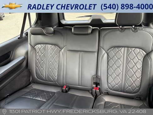 Used 2024 Jeep Grand Wagoneer L Series III AWD/4WD image 15