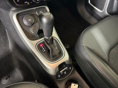 Used 2019 Jeep Compass Latitude w/ Cold Weather Group AWD/4WD image 19
