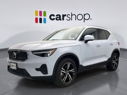 Used 2025 Volvo XC40 B5 Core