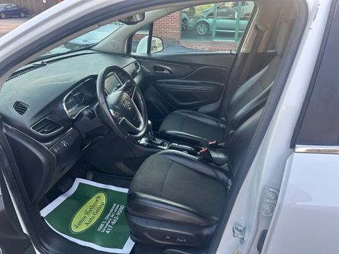 Used 2021 Buick Encore Preferred image 16