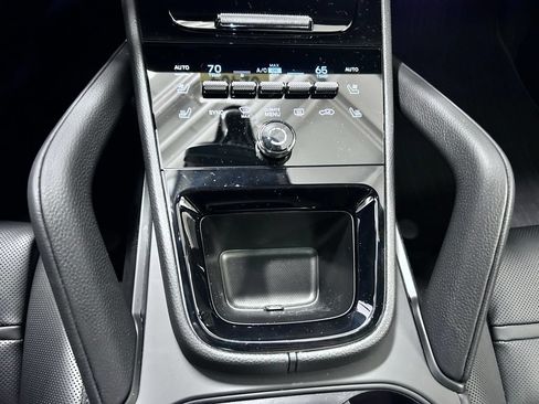 Certified 2026 Porsche Cayenne Coupe AWD/4WD image 23