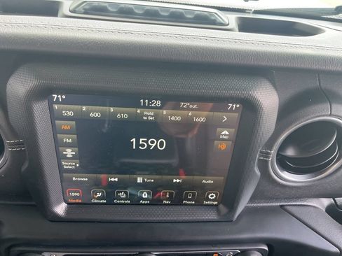 Used 2022 Jeep Wrangler Unlimited Sahara w/ Cold Weather Group AWD/4WD image 24