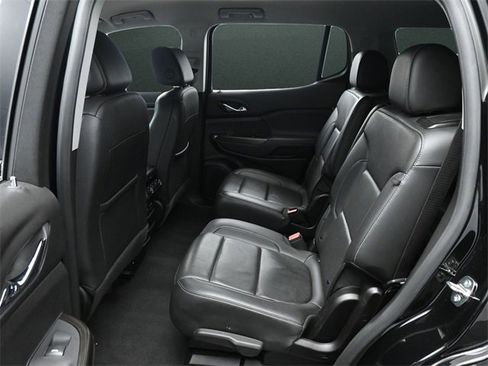 Used 2023 GMC Acadia SLT image 14