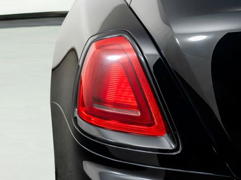 Used 2020 Rolls-Royce Wraith RWD image 12