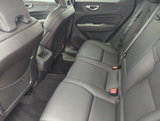 Used 2023 Volvo XC60 B5 Plus w/ Climate Package FWD image 18