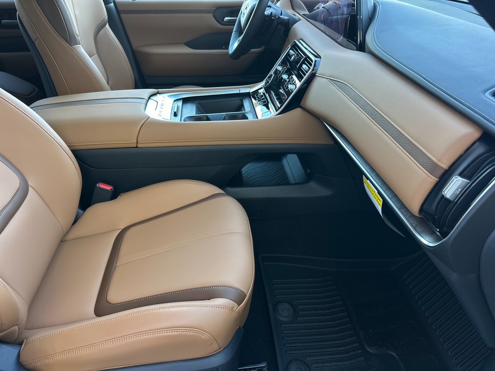 New 2026 Nissan Armada SL w/ Captain's Chari Seat Package AWD/4WD image 16