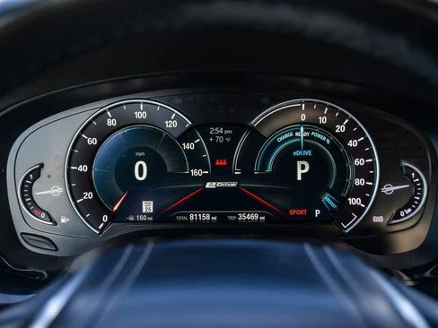 Used 2019 BMW 530e w/ Convenience Package image 23