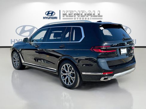 Used 2025 BMW X7 xDrive40i w/ Premium Package image 5