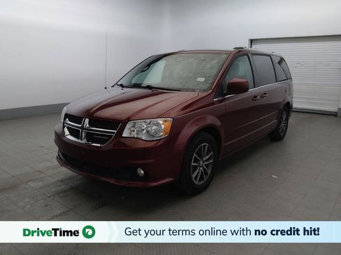 Used 2017 Dodge Grand Caravan SXT FWD image 1