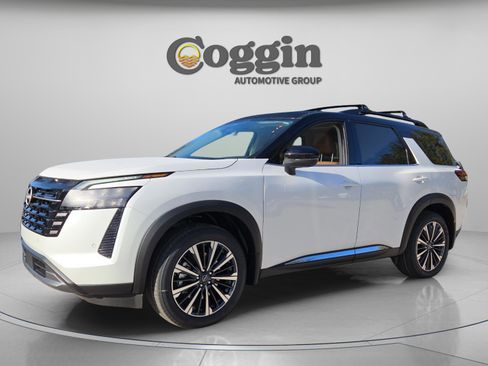 New 2026 Nissan Pathfinder Platinum image 1