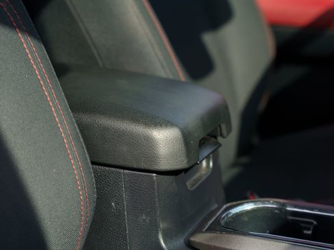 Used 2019 Toyota Tacoma SR5 RWD image 11