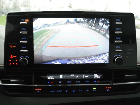 Used 2024 Toyota Sienna XSE image 27