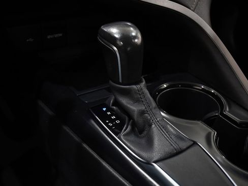 Used 2020 Toyota Camry SE w/ Carpet Mat Package FWD image 27