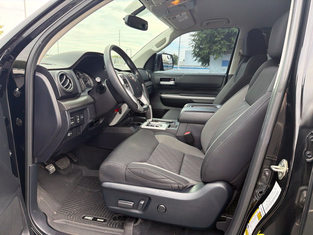 Used 2017 Toyota Tundra SR5 w/ SR5 Upgrade Package AWD/4WD image 16