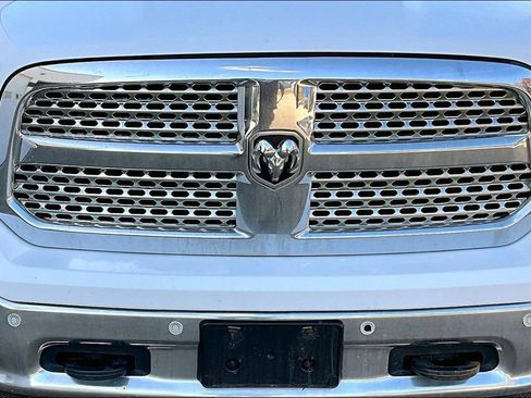 Used 2017 RAM 1500 Laramie image 32