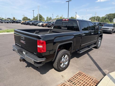 Used 2019 GMC Sierra 2500 SLT AWD/4WD image 12