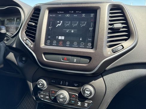 Used 2022 Jeep Cherokee Trailhawk w/ Trailer Tow Group AWD/4WD image 31