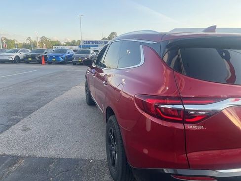 Used 2019 Buick Enclave Essence image 3