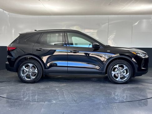 Used 2025 Ford Escape ST-Line image 2