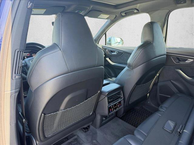 Used 2022 Audi SQ7 Premium Plus AWD/4WD image 18