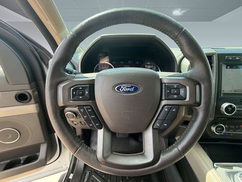 Used 2018 Ford Expedition Max XLT w/ Equipment Group 202A AWD/4WD image 11