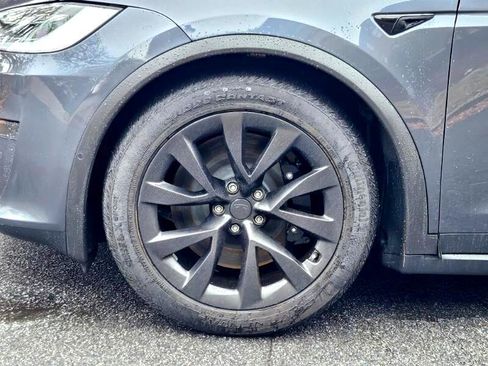 Used 2023 Tesla Model X image 18