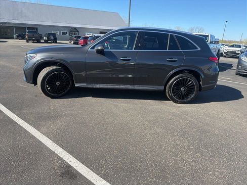 Used 2024 Mercedes-Benz GLC 300 4MATIC image 4