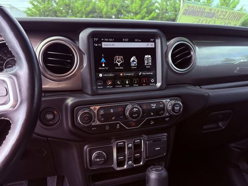 Used 2021 Jeep Wrangler Unlimited Sahara w/ Uconnect 4C Nav & Sound Group AWD/4WD image 18
