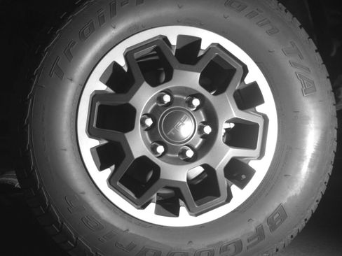 Used 2025 Toyota Tacoma TRD Off-Road AWD/4WD image 16
