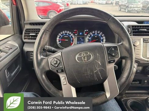 Used 2018 Toyota 4Runner SR5 Premium image 13