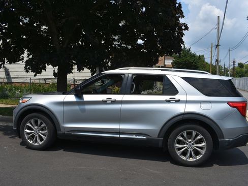 Used 2023 Ford Explorer Limited RWD image 8