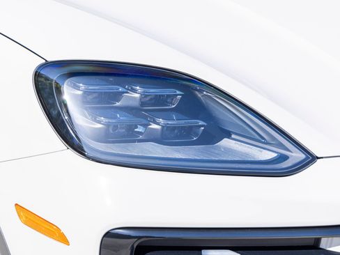 New 2026 Porsche Cayenne Coupe image 15