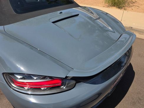 Used 2017 Porsche 718 Boxster RWD image 21