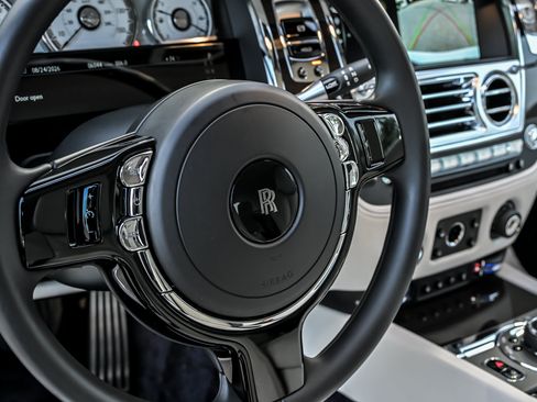 Used 2020 Rolls-Royce Dawn RWD image 29