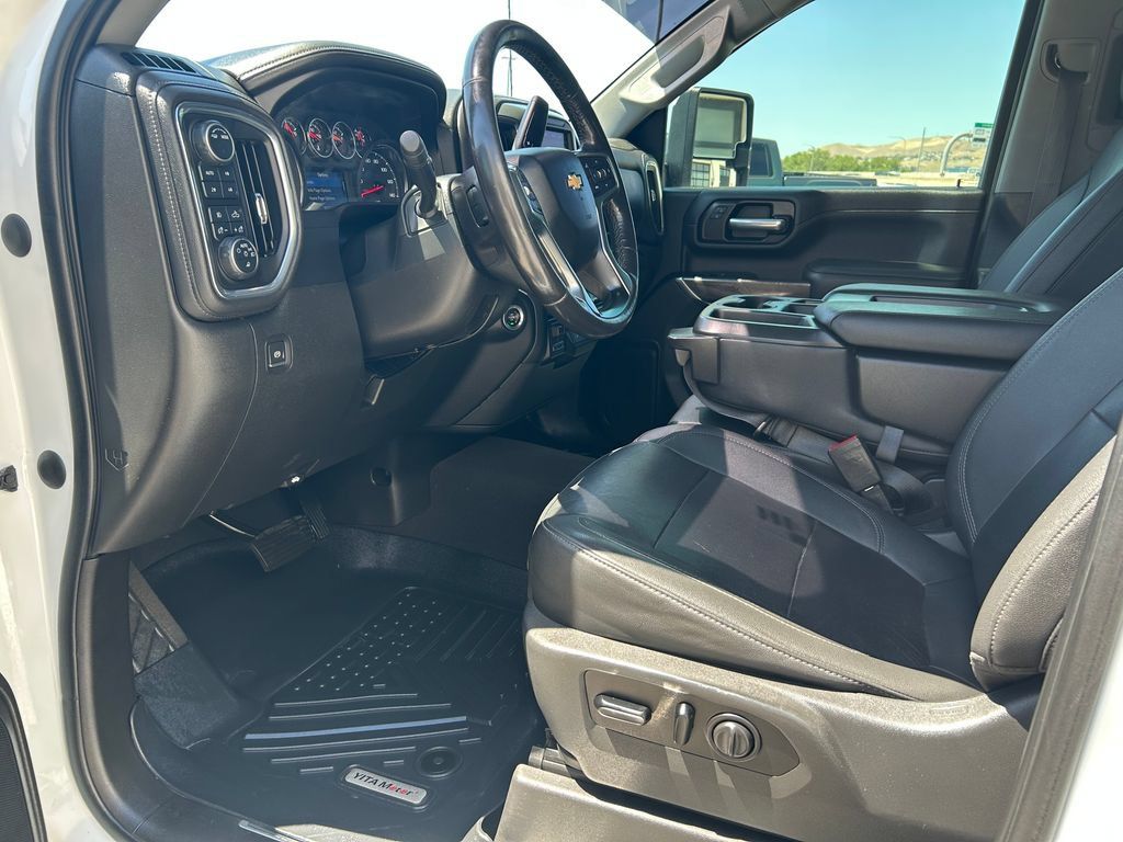 Used 2021 Chevrolet Silverado 2500 LTZ AWD/4WD image 10